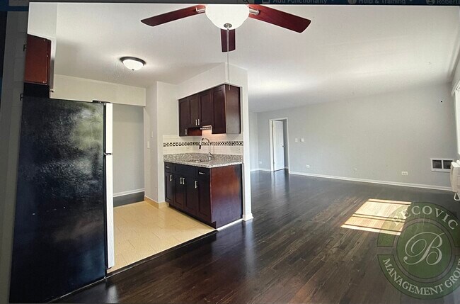 Foto del edificio - 7541 N Winchester Ave