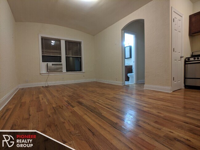 Foto del edificio - 536 W Arlington Pl
