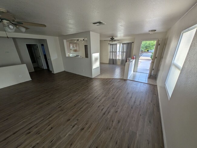 Foto del edificio - Gorgeous NW 3Bed & 2Bath Home in Rancho Vi...