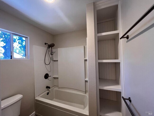 Building Photo - 2109 Montecito Ave