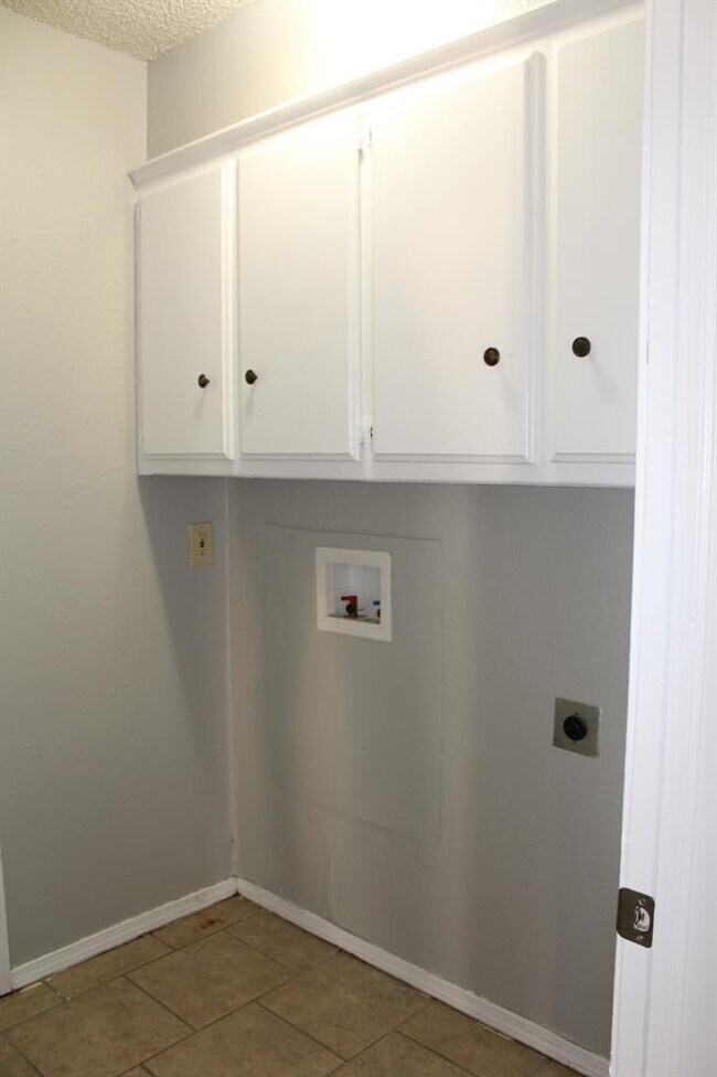 Building Photo - 4026 Parkwoods Ln