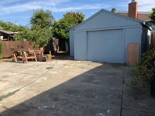 Foto del edificio - 2606 Bush Ave