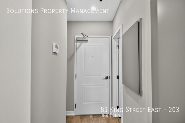 Photo du bâtiment - Furnished Bachelor Apartment - Move-In Ready!