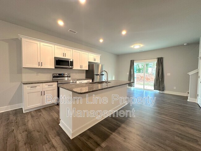 Foto del edificio - 3814 Starmount Ave