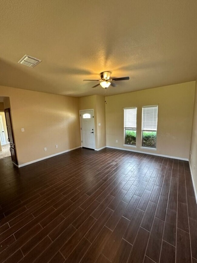 Foto del edificio - 3949 Purdue Ln