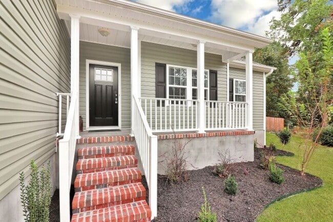 Building Photo - 2 Sawmill Ct