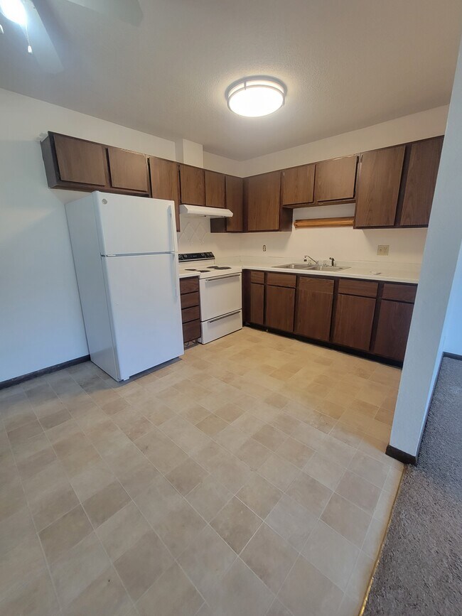 Clover Hill Apartments 332 Cypress Dr Saint Joseph, MN Apartments