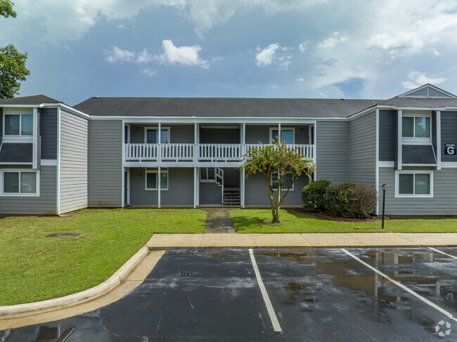 Building Photo - Summer Lodge Apartments