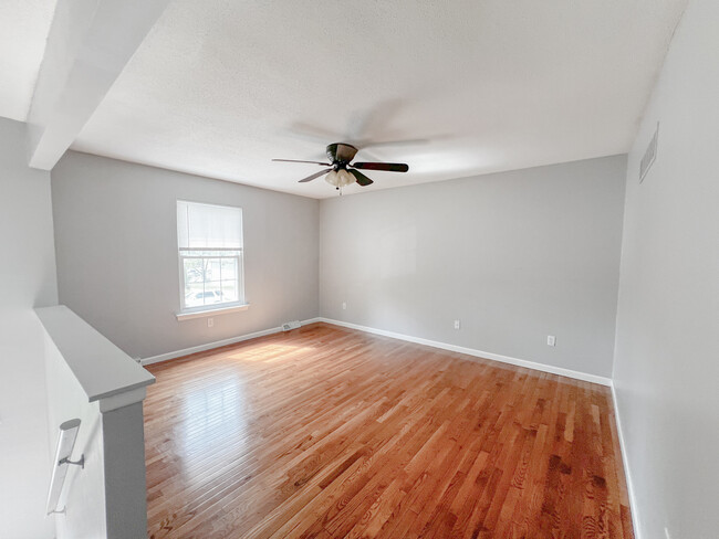 Living Room - 323 SE Melody Ln