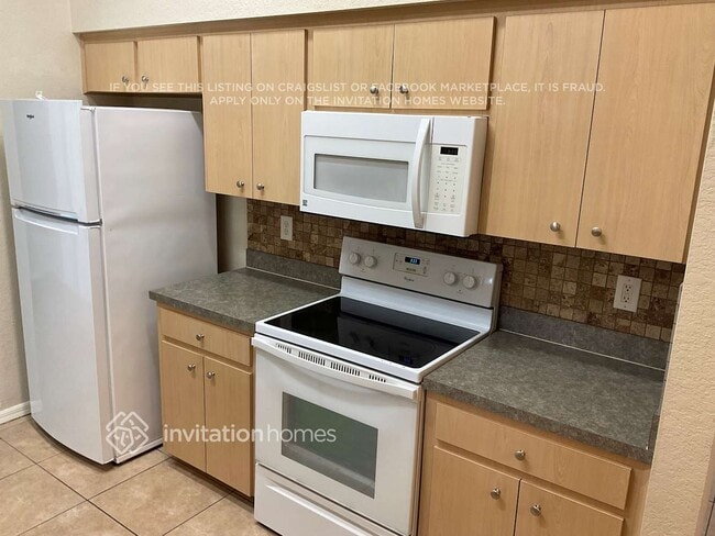Building Photo - 5700 Fischer Dr