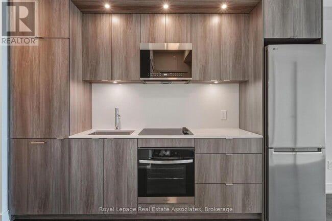 Building Photo - 60 Central Park Roadway