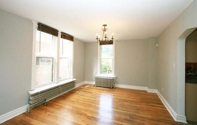 Building Photo - 4245 Umatilla St