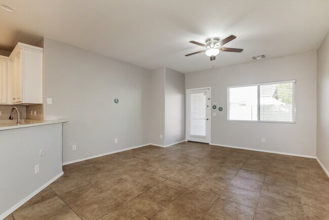 Foto del edificio - 11702 W Jackson St