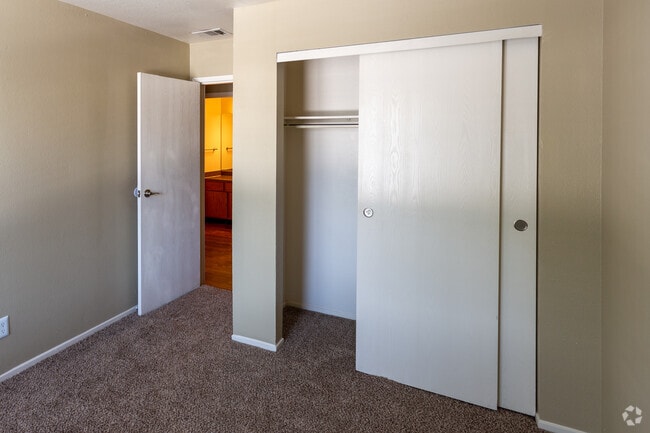 2BR, 1BA 875SF - Countryside Village Apartments