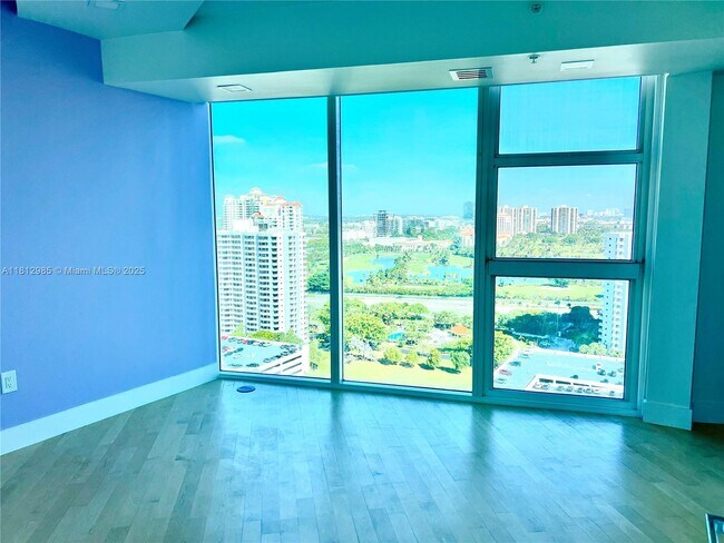 Foto del edificio - 3370 Hidden Bay Dr