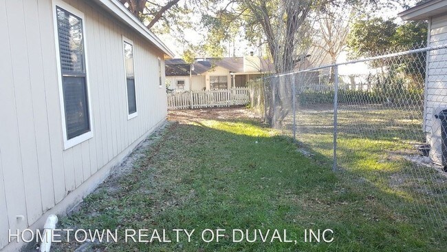 Building Photo - 4 br, 2 bath House - 6438 Diamond Leaf Ct