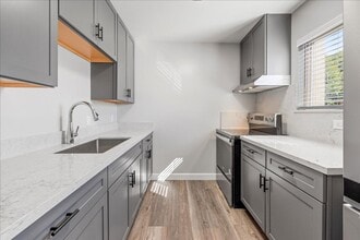 Building Photo - Plaza Apartments