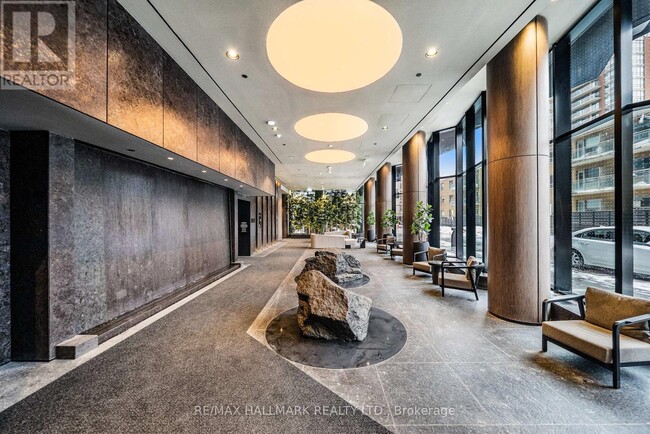 Photo du bâtiment - 110 Broadway Ave