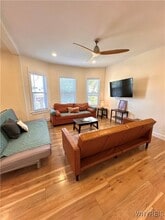 Building Photo - 408 Hoyt St