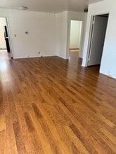 Building Photo - 117 W Mission St