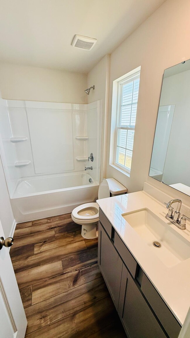 Foto del edificio - 13127 Hampton Bay Ln