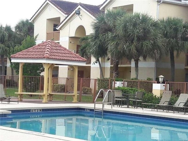 Foto del edificio - 7630 Westwood Dr