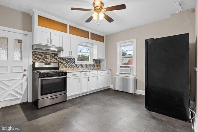 Foto del edificio - 3700 Woodridge Rd