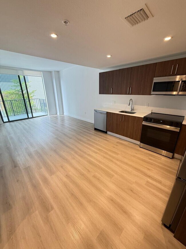 Foto del edificio - 3748 NW 13th St