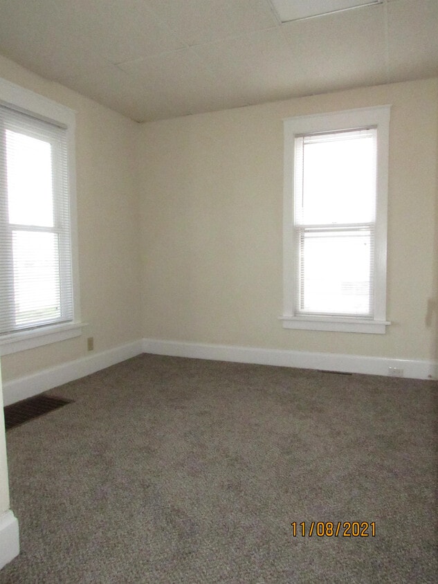Primary Photo - 304 Sycamore Rd