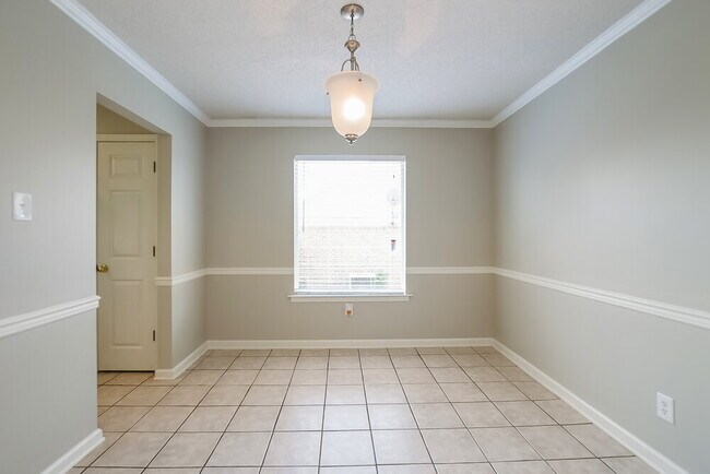 Building Photo - 5726 Sparrow Run