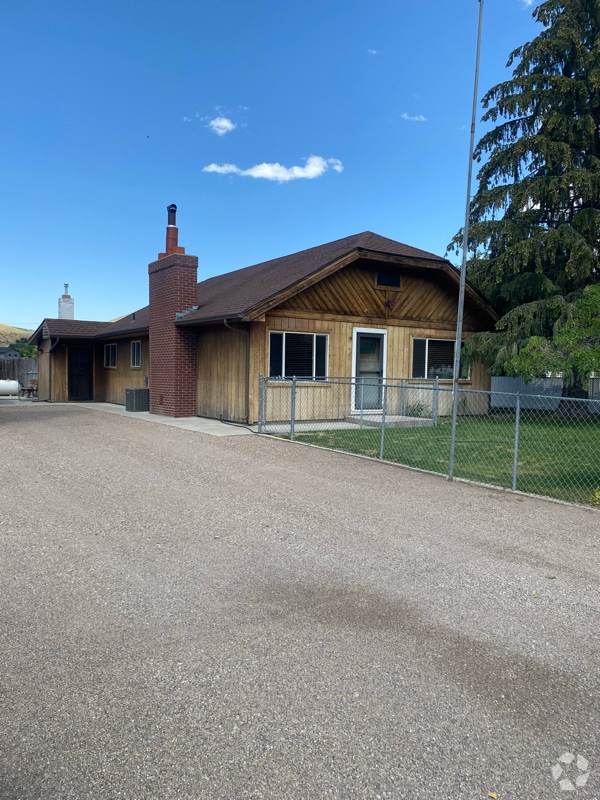 Building Photo - 5602 W Old Hwy 91
