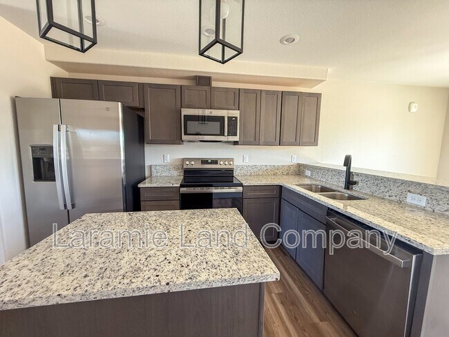 Foto del edificio - 569 N 12th St
