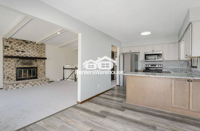 Foto del edificio - 7932 Regent Ave N