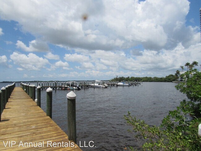 Building Photo - 2885 Palm Beach Blvd