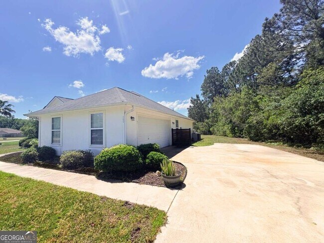 Building Photo - 100 Camellia Dr