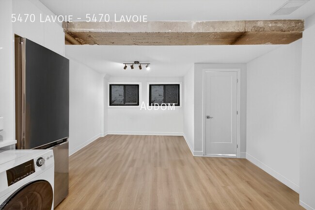 Building Photo - 5470 Rue Lavoie