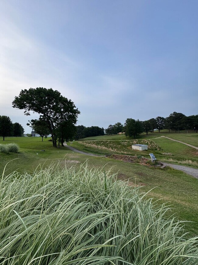 Foto del edificio - Steps from the Tee—Your Golf Course Home A...