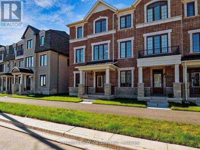 Photo du bâtiment - 1371 William Halton Pkwy