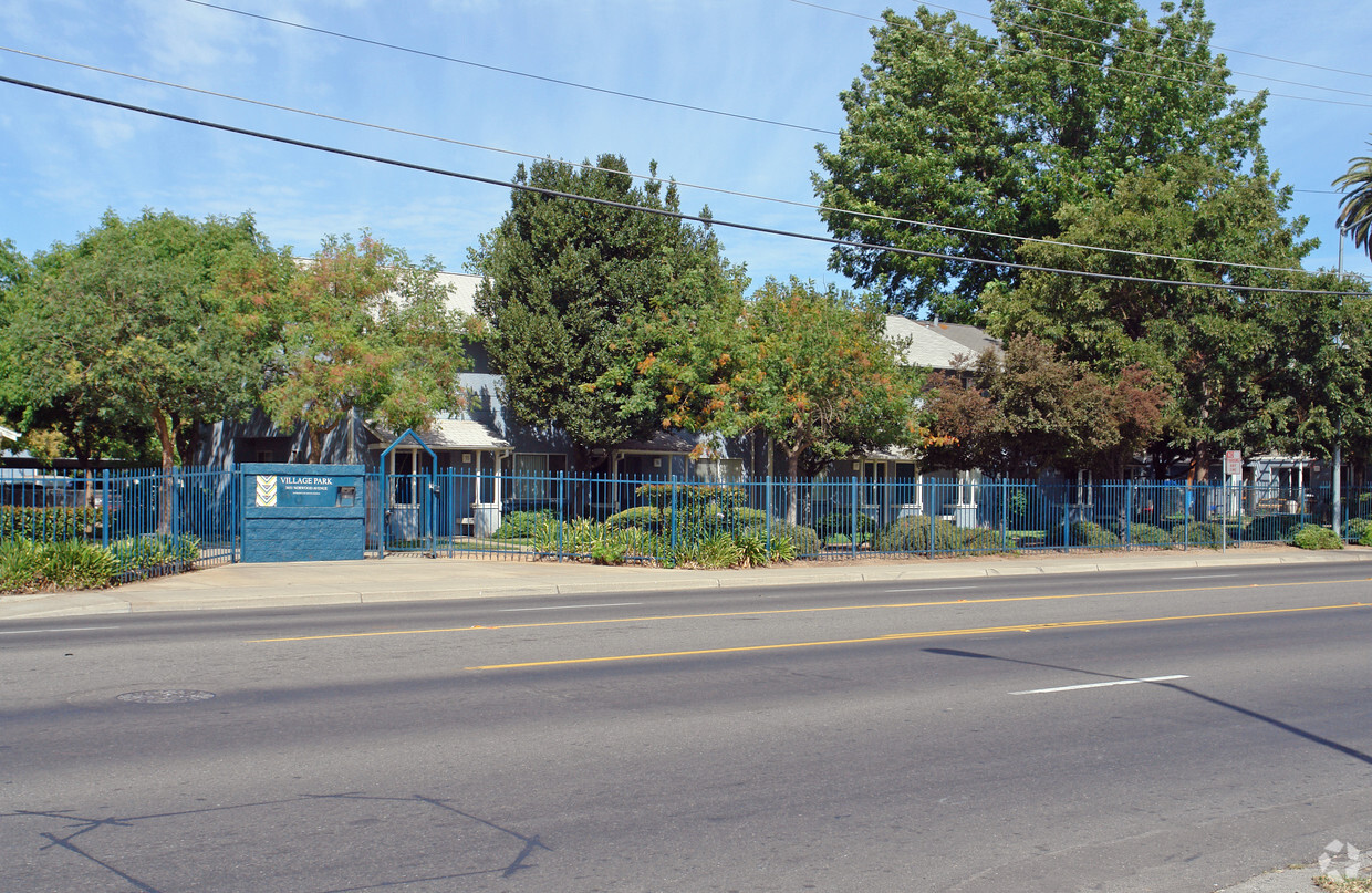 Building Photo - Village Park Apartments