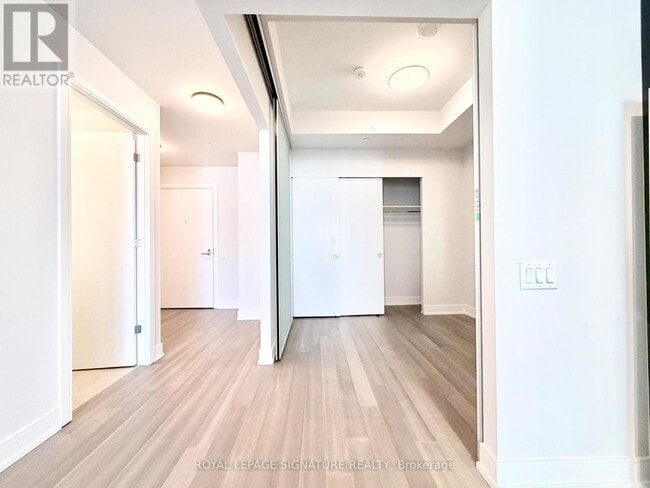 Photo du bâtiment - 664 Spadina Ave.