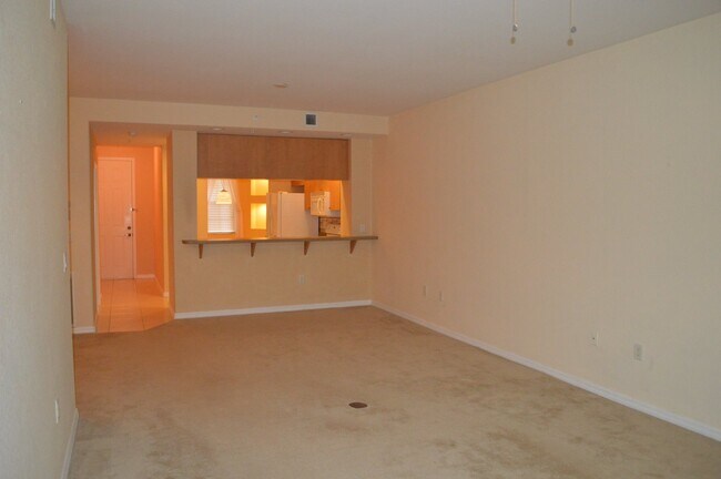 Foto del edificio - GREAT CONDO IN CAPE CORAL 2+ DEN/2  $1,800!!