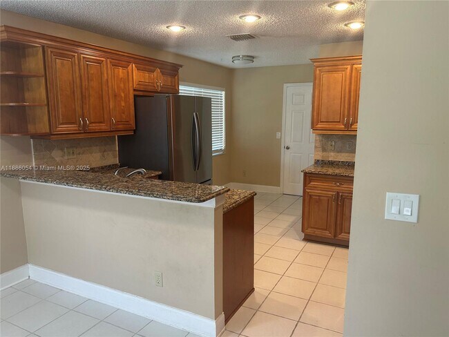 Foto del edificio - 2939 Myrtle Oak Cir