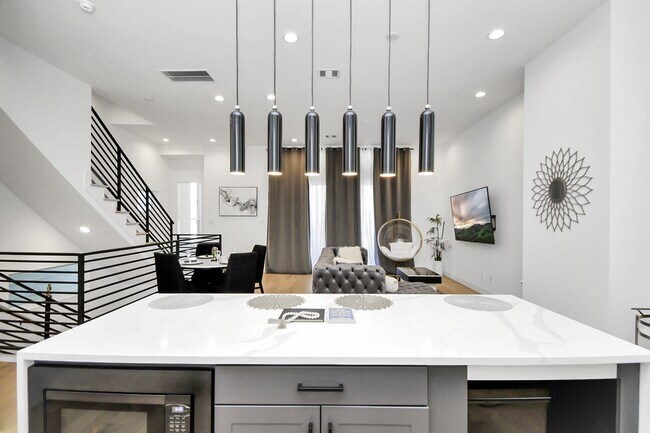 Building Photo - 1104 Palmer St