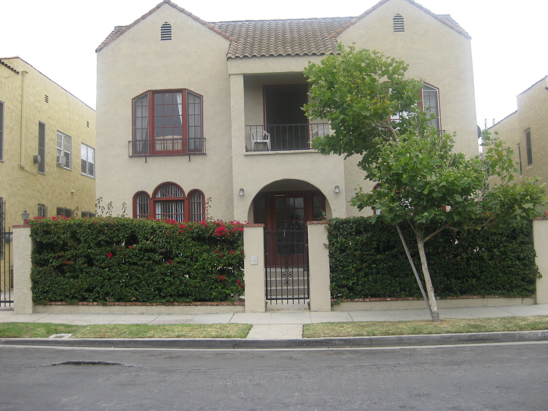 Foto principal - 1350 Carmona Ave