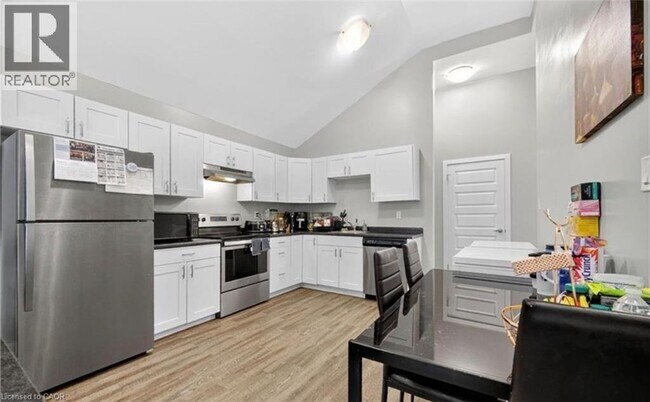 Building Photo - 364 Beachwood Ave