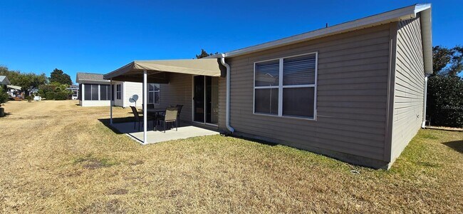 Foto del edificio - 1088 Gennesse Ln