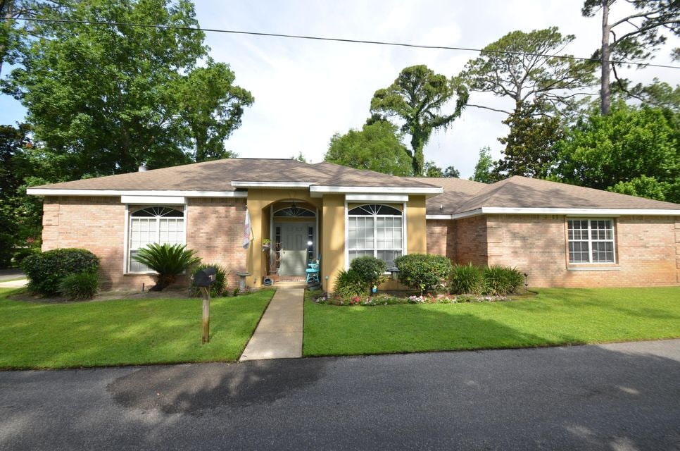 Primary Photo - "Spacious 4-Bedroom Gem with 2 Full Baths ...