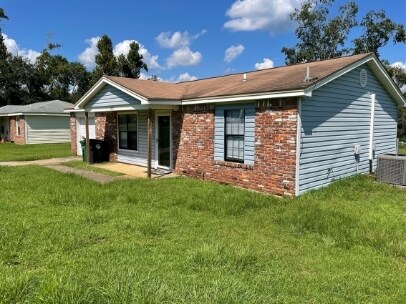 Building Photo - 2071 Little River Ln