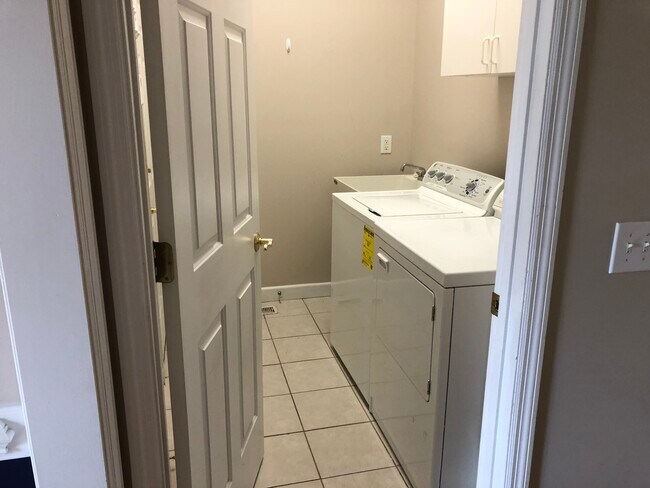 Laundry room - 91 Deerwood Ln