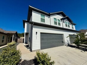 Building Photo - 197 Nespral Dr